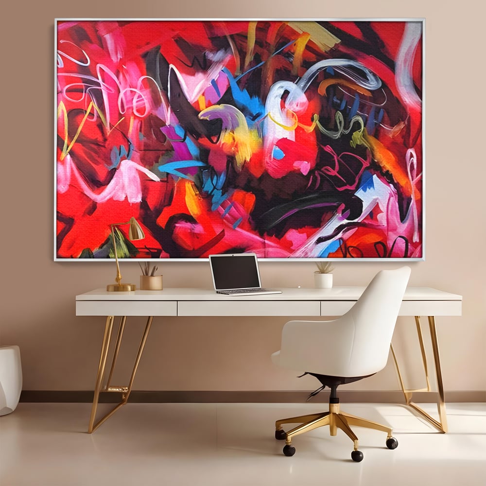 Tablou canvas cu tablou canvas cu graffiti rosu, in rama de aluminiu argintiu, pe perete intr-un birou